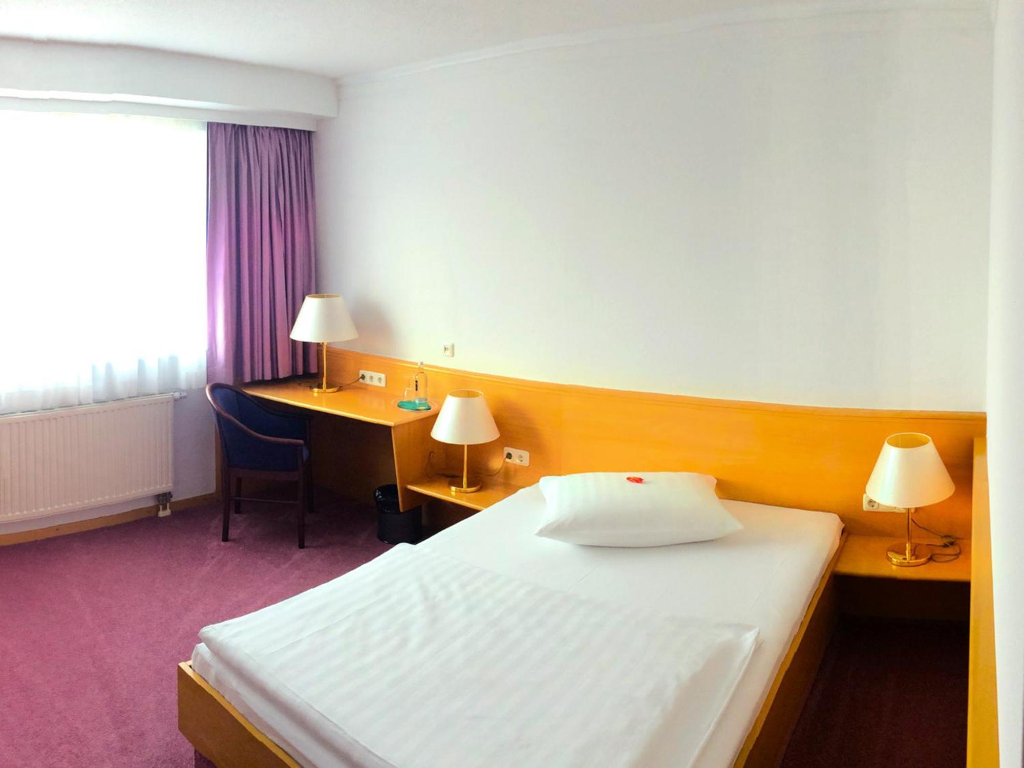 Hotel Bavaria Брена Экстерьер фото
