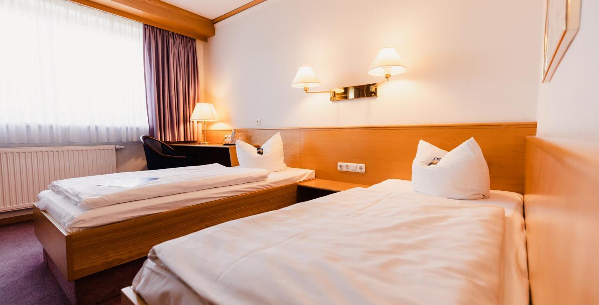 Hotel Bavaria Брена Экстерьер фото