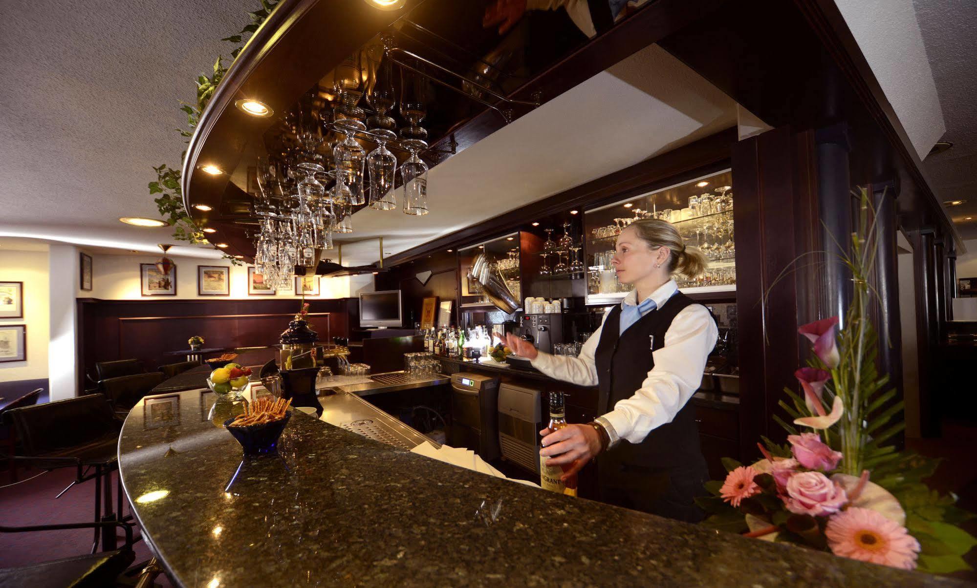 Hotel Bavaria Брена Экстерьер фото